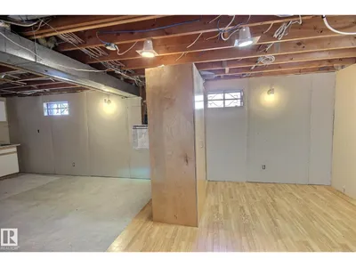 5207 46 ST photo 37