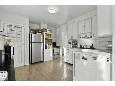 11928 127 ST NW photo 12