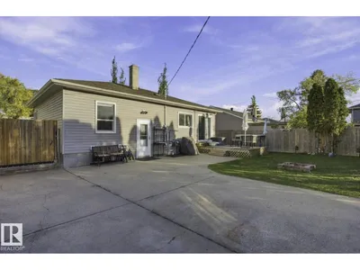 11928 127 ST NW photo 39