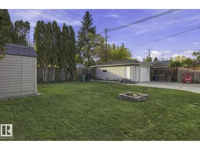 11928 127 ST NW photo 36