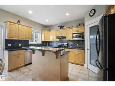 5403 60 ST photo 10