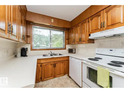 10726 70 AV NW photo 19