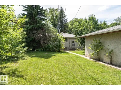 10726 70 AV NW photo 53