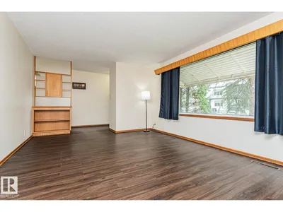 10726 70 AV NW photo 7