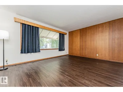 10726 70 AV NW photo 8