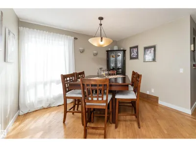6007 37 AV NW photo 6