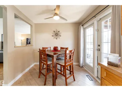 6007 37 AV NW photo 8