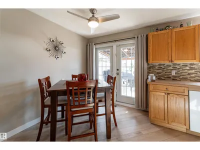 6007 37 AV NW photo 9