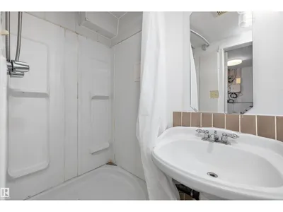 250 CALLINGWOOD TWO NW photo 32
