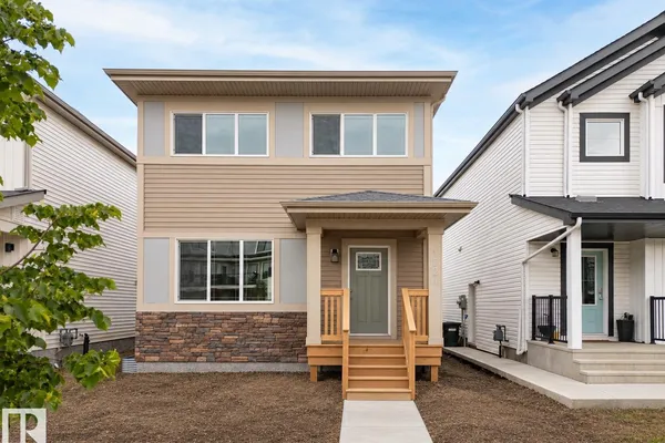 1224 MCLEOD AV photo 2