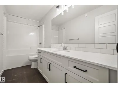 1224 MCLEOD AV photo 36
