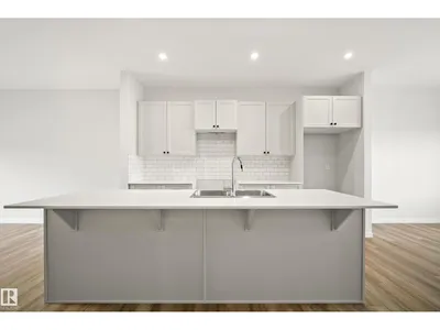 1224 MCLEOD AV photo 11