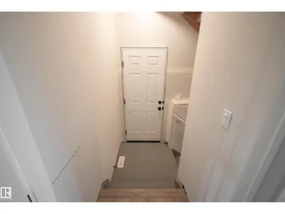 1224 MCLEOD AV photo 20