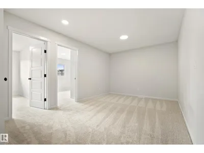 1224 MCLEOD AV photo 21