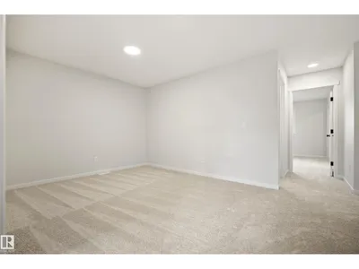 1224 MCLEOD AV photo 22