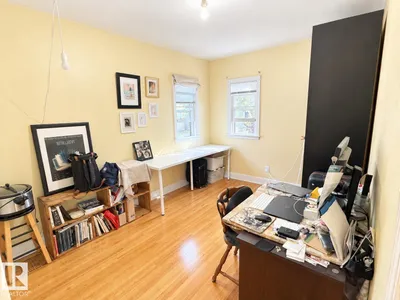 8907 83 AV NW photo 10