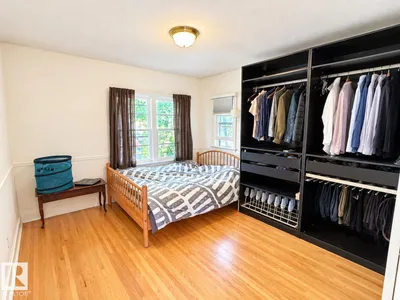 8907 83 AV NW photo 6