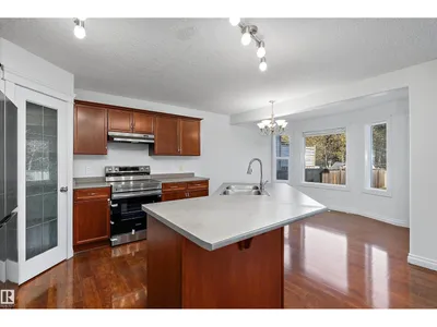 8419 2 AV SW photo 13