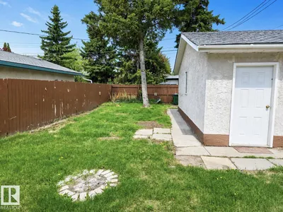 8712 162 ST NW photo 17