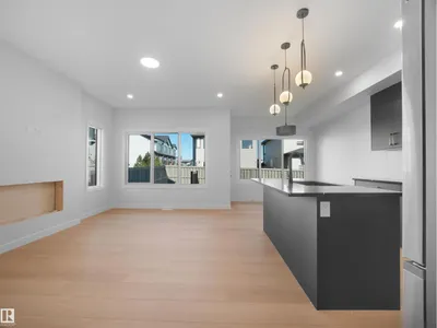22108 94 AV NW photo 14