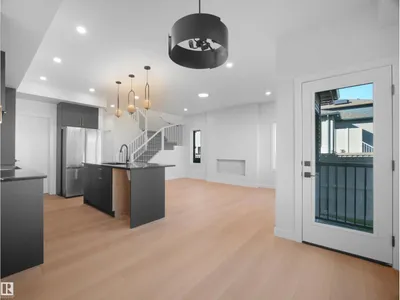 22108 94 AV NW photo 19