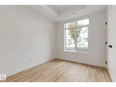 #42 16231 19 AV SW photo 23