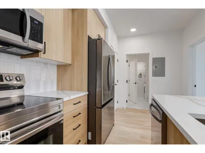 #42 16231 19 AV SW photo 8