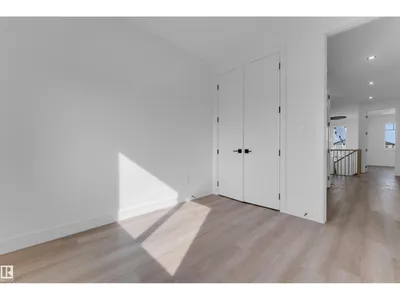 512 Robinson BV photo 25