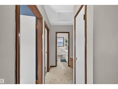 11119 137 AV NW photo 7
