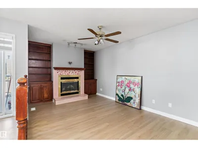 14707 33 ST NW photo 17