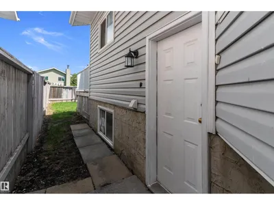 14707 33 ST NW photo 36