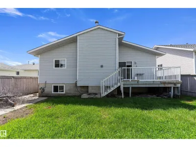 14707 33 ST NW photo 37