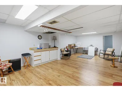 5763 189 ST NW photo 22