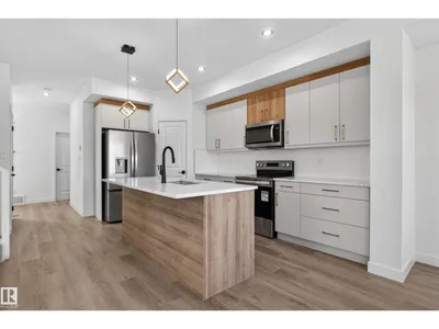 2 Parker LN photo 12