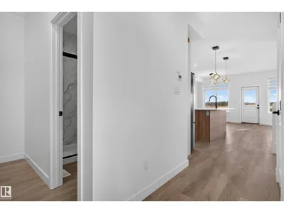 2 Parker LN photo 8