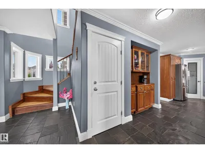 6904 18 AV SW photo 18
