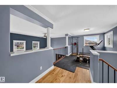 6904 18 AV SW photo 35