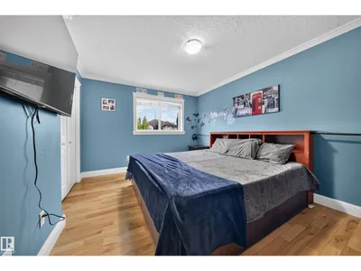6904 18 AV SW photo 47