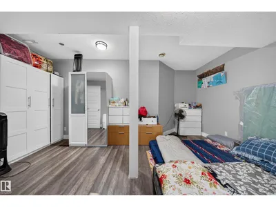 6904 18 AV SW photo 59