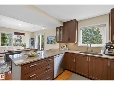 10746 University AV NW photo 17
