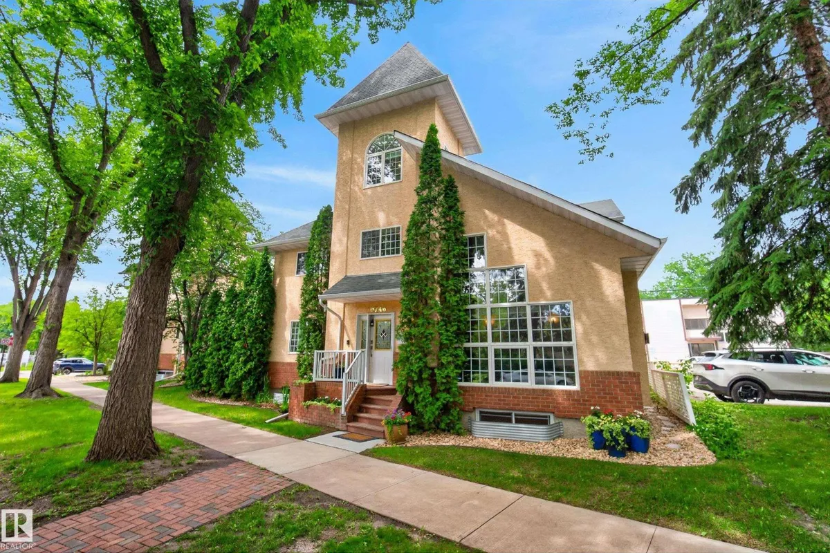 10746 University AV NW exterior