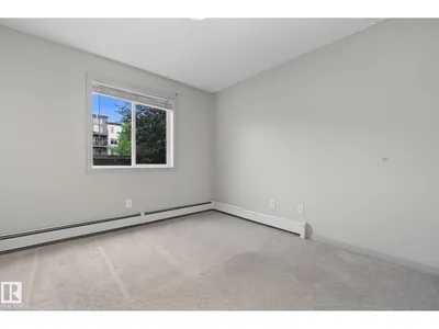 #111 5005 165 AV NW photo 10