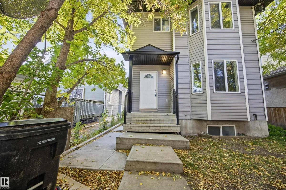 9626 106 AV NW exterior