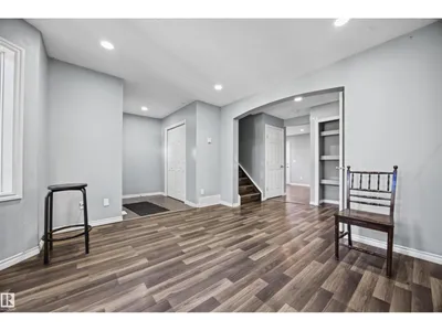 9626 106 AV NW photo 5