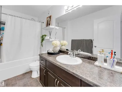3908 166 AV NW photo 31