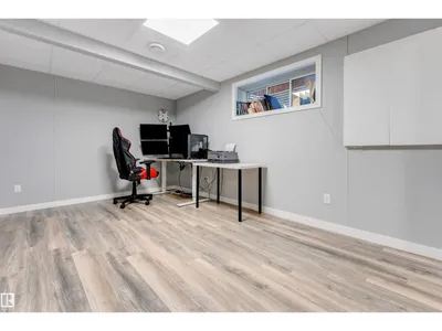 3908 166 AV NW photo 42