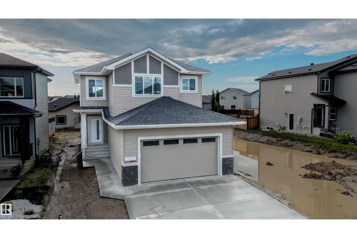 44 Dalquist Bay exterior