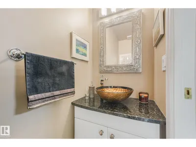10531 137 ST NW photo 22