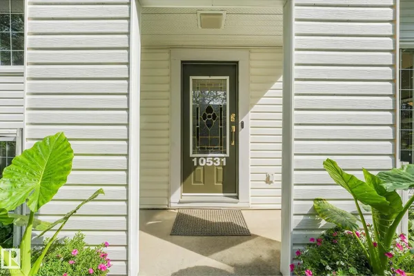 10531 137 ST NW photo 3