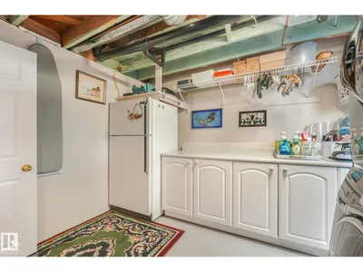 10531 137 ST NW photo 43